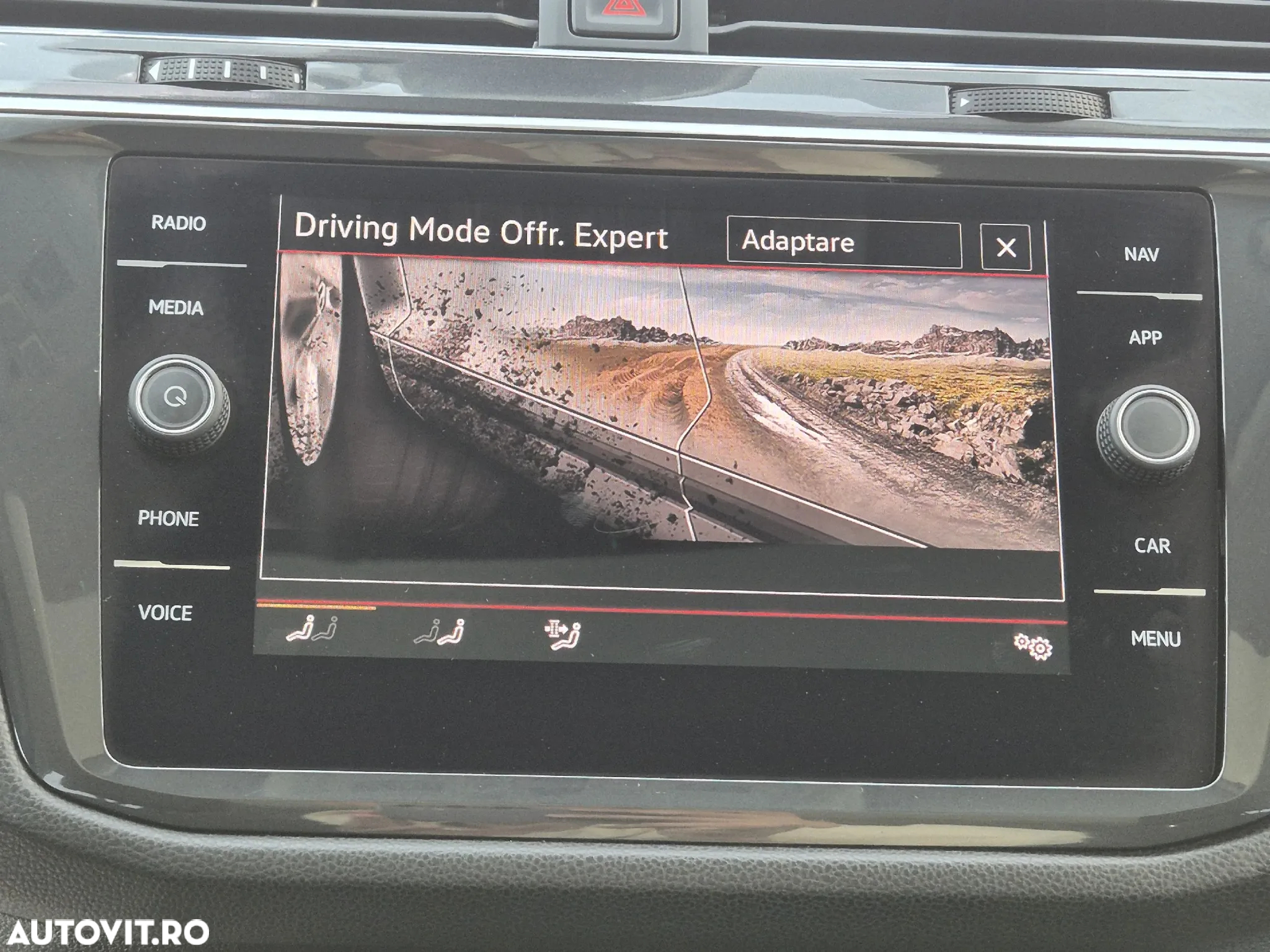 Volkswagen Tiguan Allspace 2.0 TDI 4Mot DSG Elegance - 35