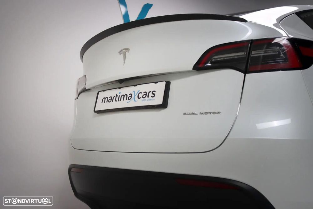 Tesla Model Y Long Range Dual Motor AWD - 8