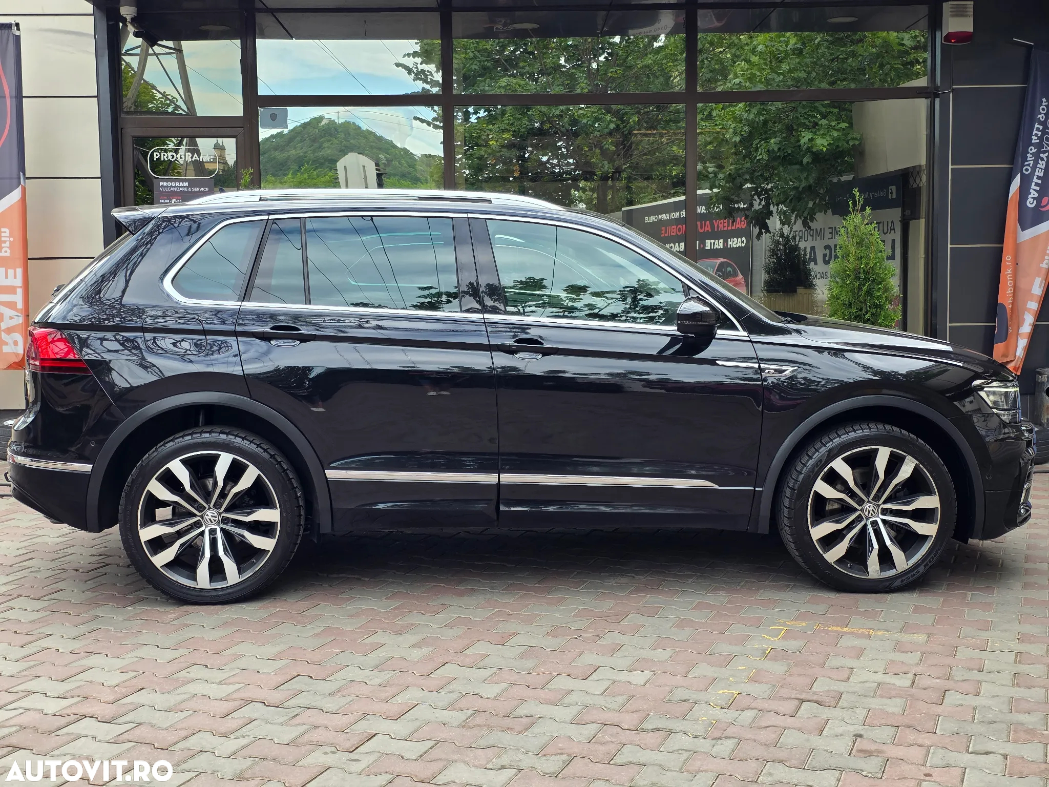 Volkswagen Tiguan 2.0 TDI 4Mot DSG Comfortline - 24
