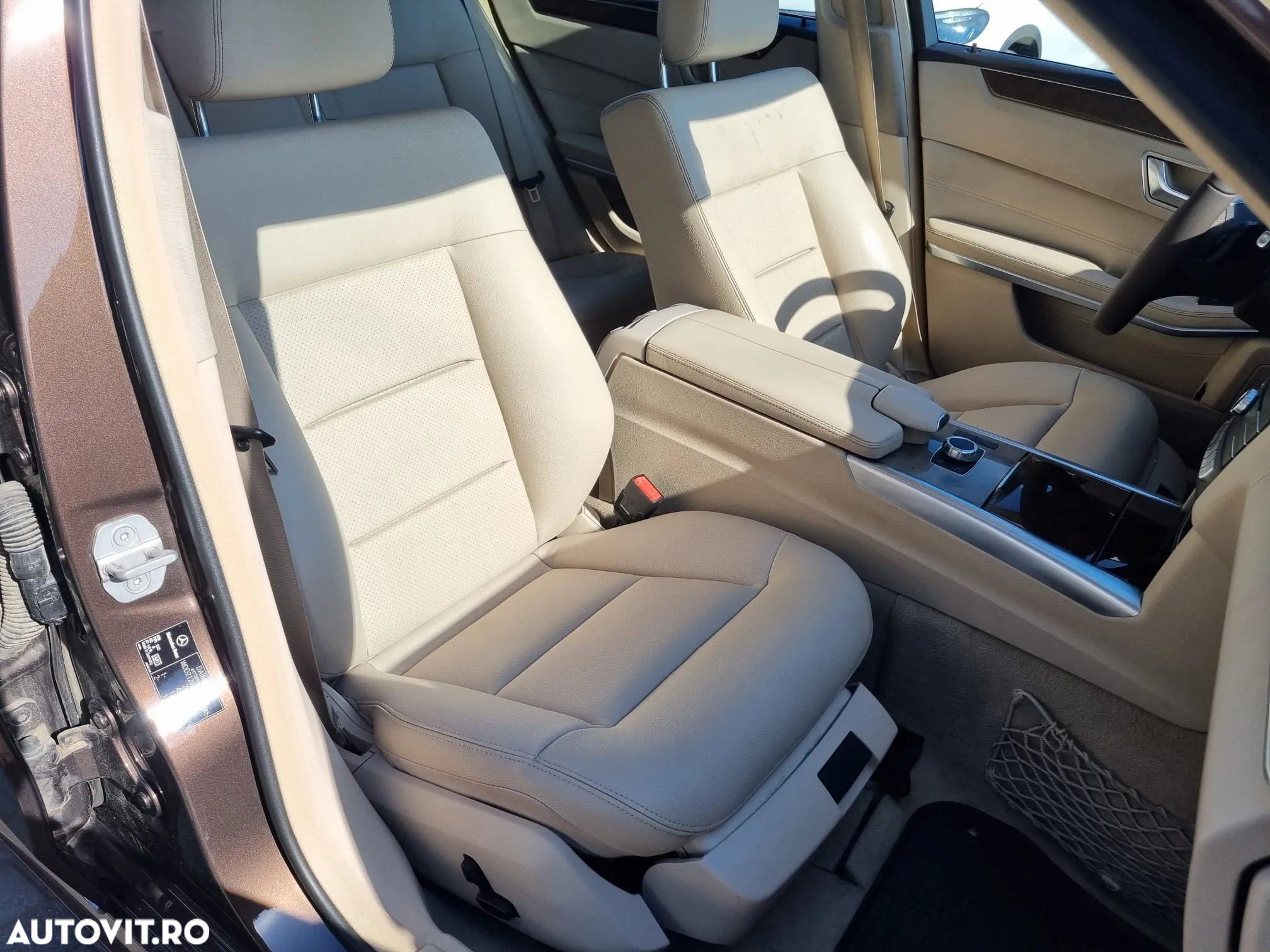 Mercedes-Benz E 220 BlueTEC 4MATIC - 11