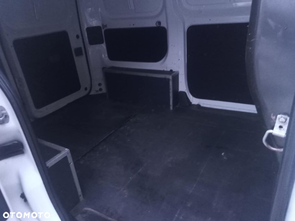 Nissan NV200 - 4