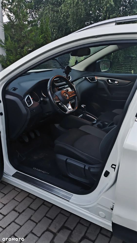 Nissan Qashqai 1.2 DIG-T N-Connecta EU6 - 30