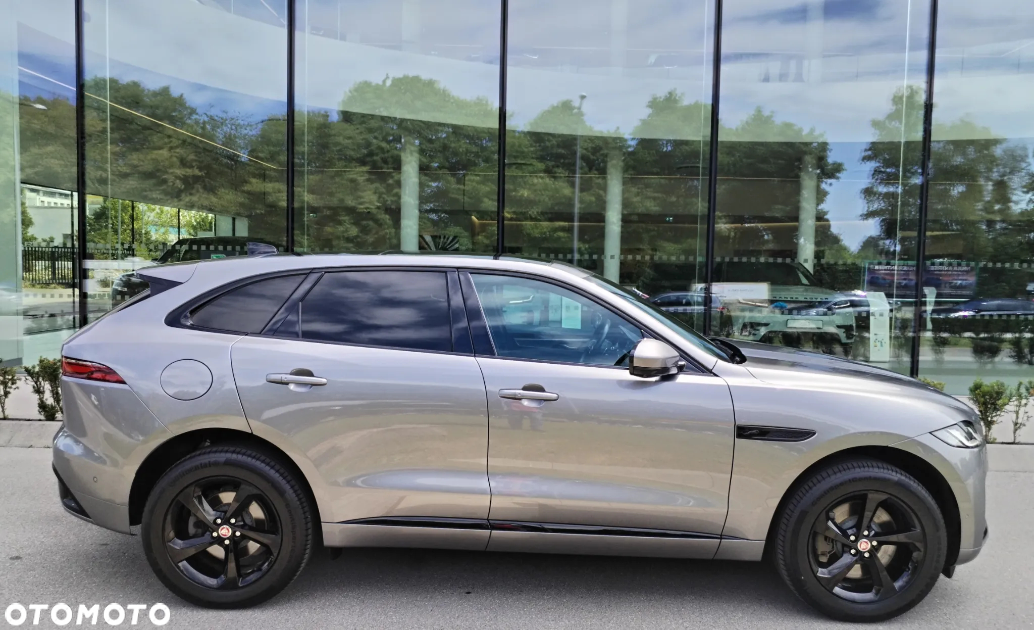 Jaguar F-Pace 2.0 P400e PHEV AWD R-Dynamic Black - 4