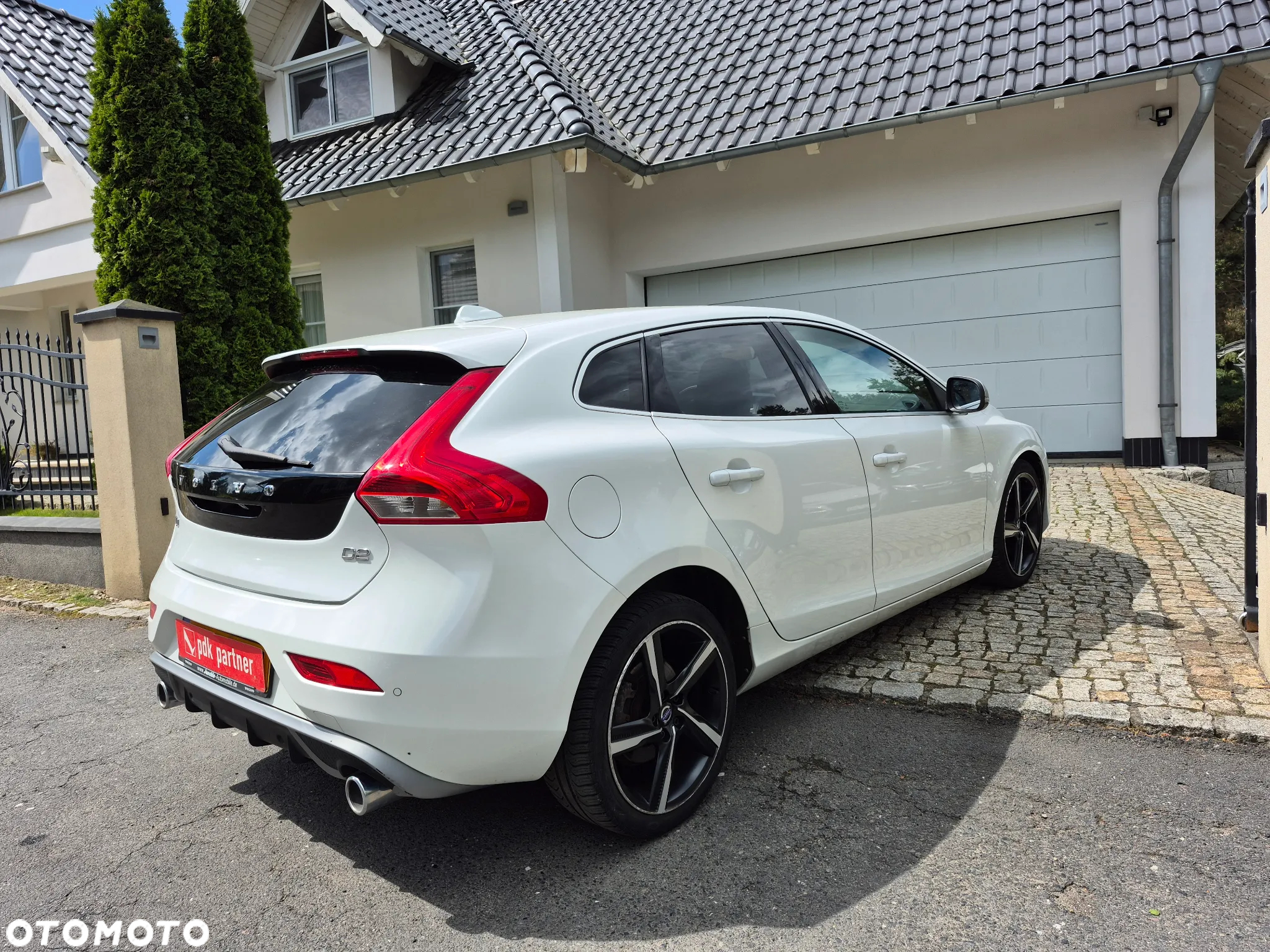 Volvo V40 D2 Drive-E R-Design Momentum - 12