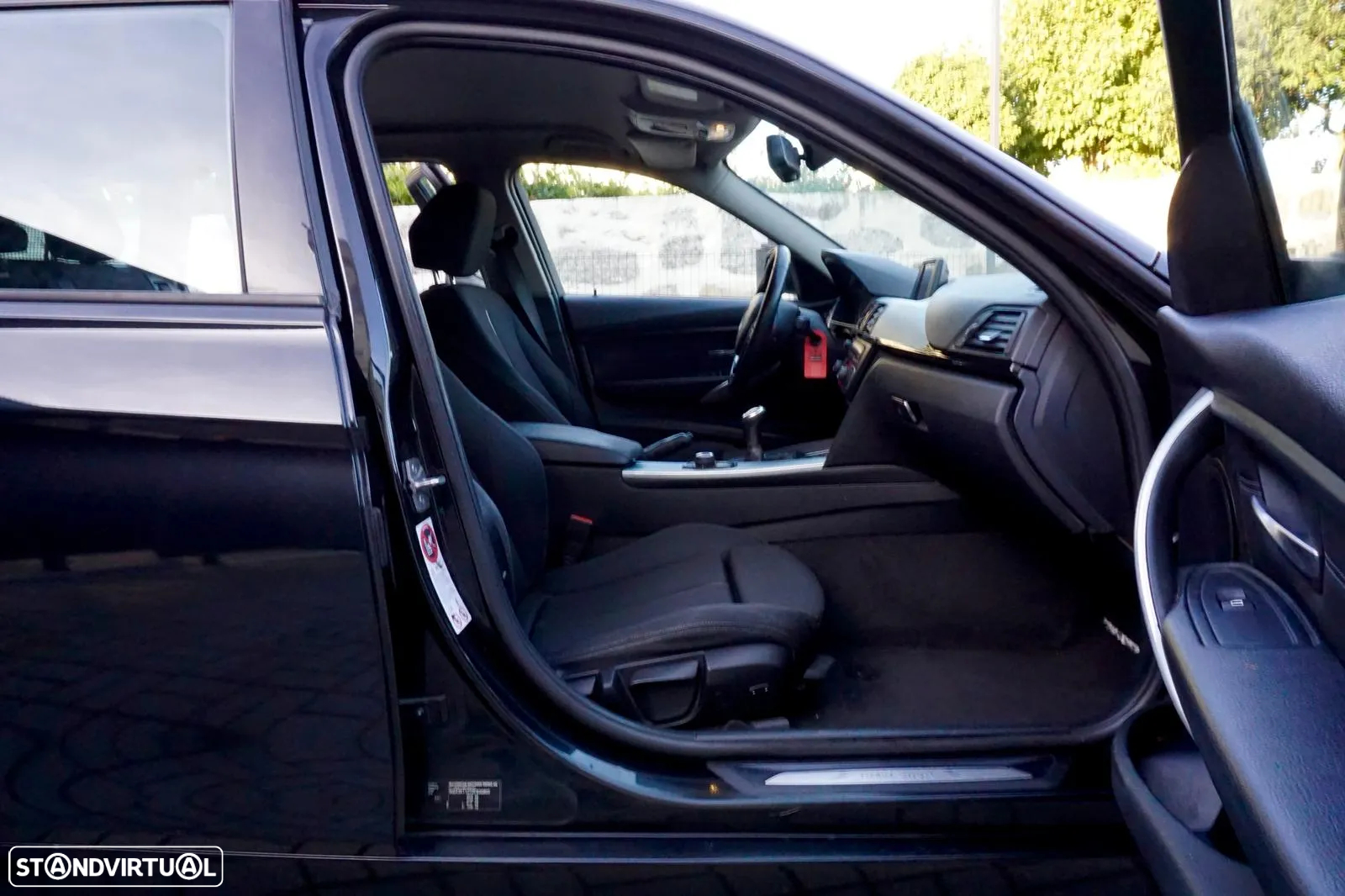 BMW 318 d Touring Line Sport - 14