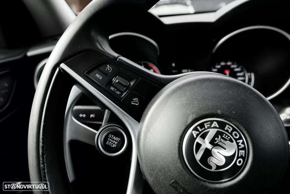 Alfa Romeo Stelvio 2.2 D Super AT8 - 28