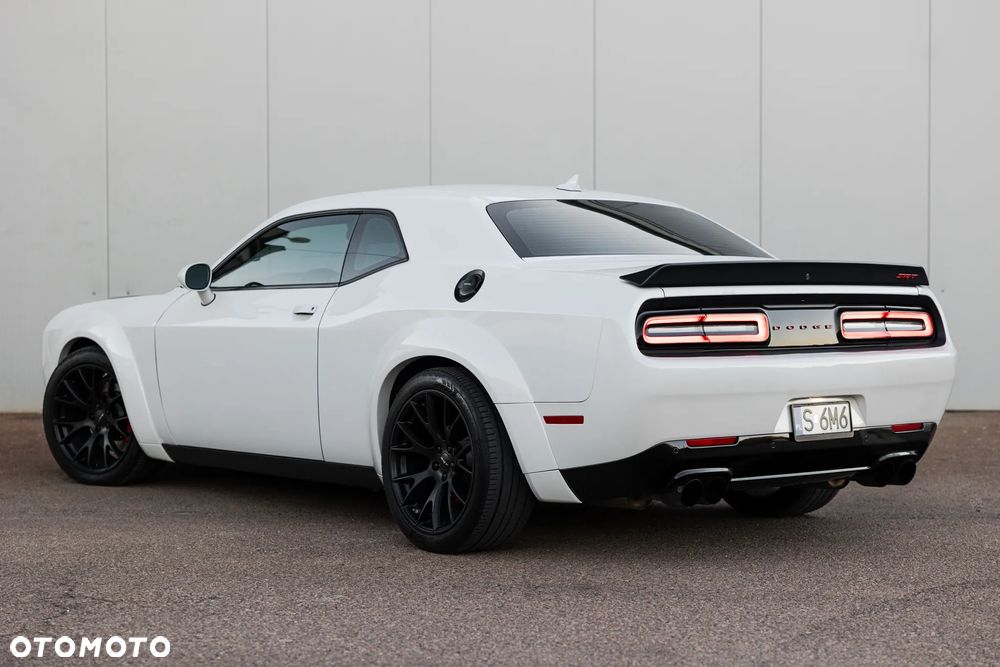 Dodge Challenger - 21
