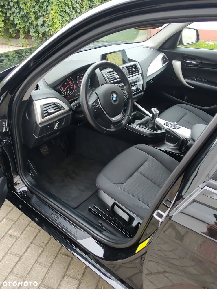 BMW Seria 1 120i Advantage - 23