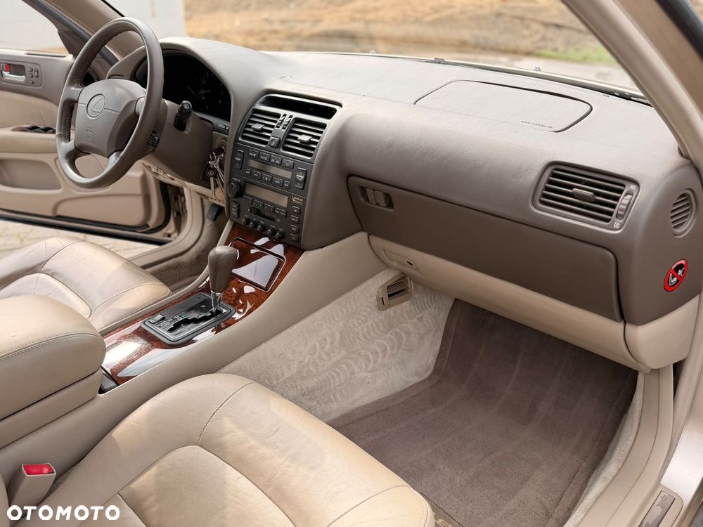 Lexus LS - 11