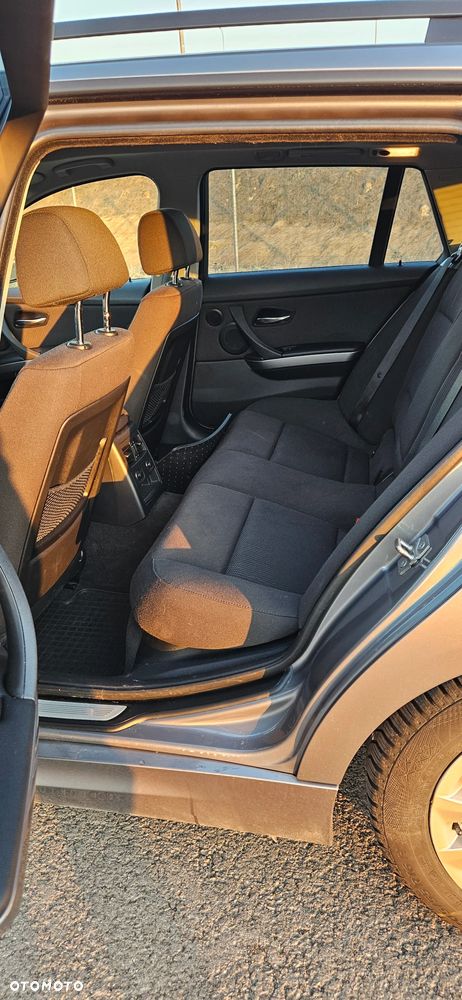 BMW Seria 3 320i - 10