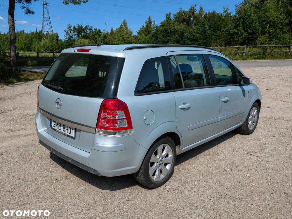 Opel Zafira 1.8 Family Plus - 2