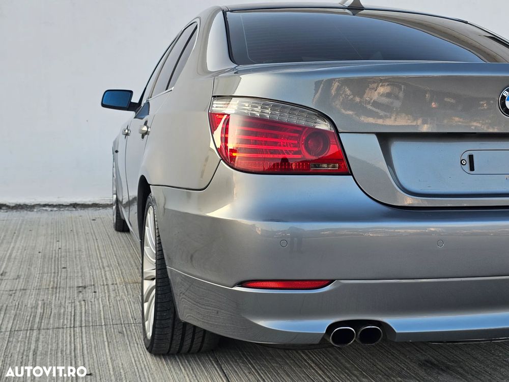 BMW Seria 5 525d Edition Exclusive - 17