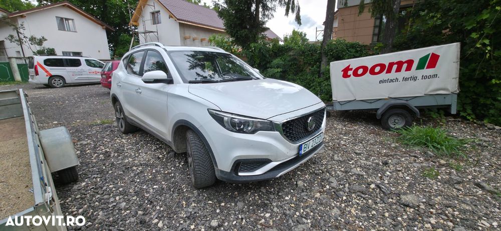 MG ZS EV Luxury - 1