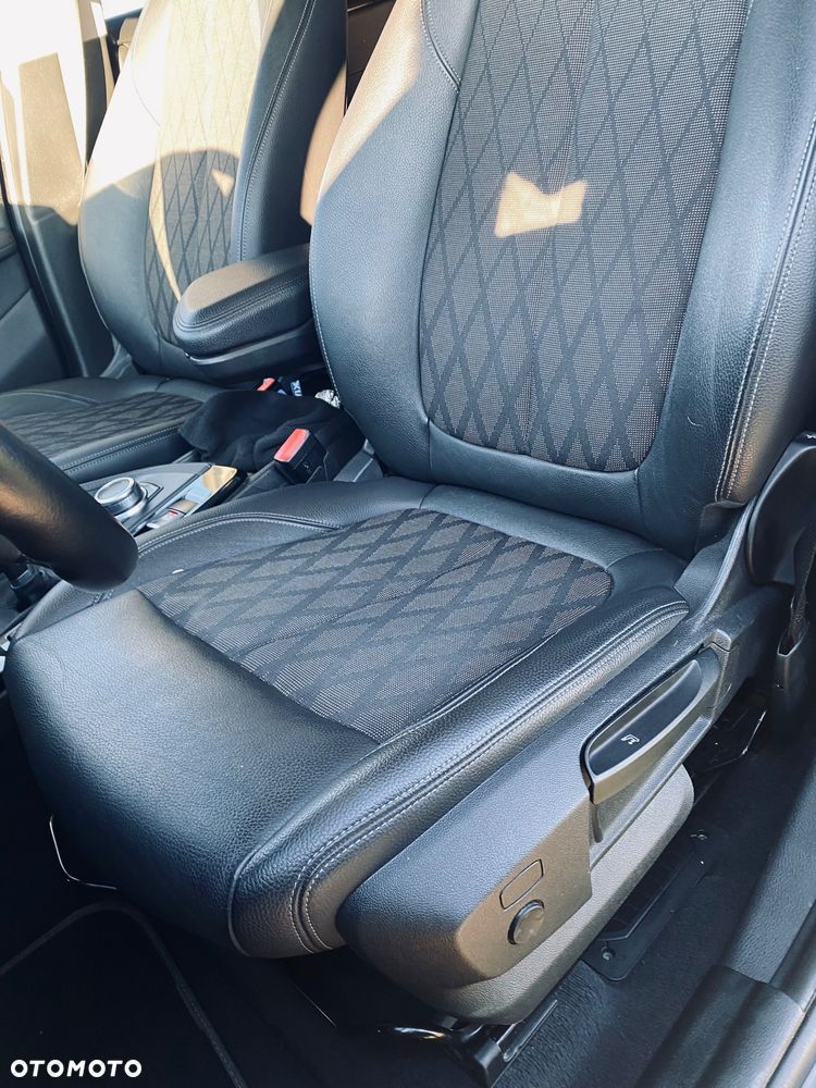 BMW X1 xDrive18d - 11