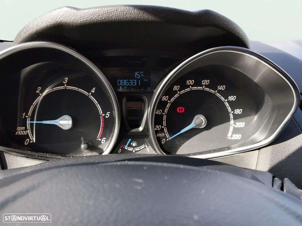 Ford Fiesta 1.5 TDCi Titanium - 13