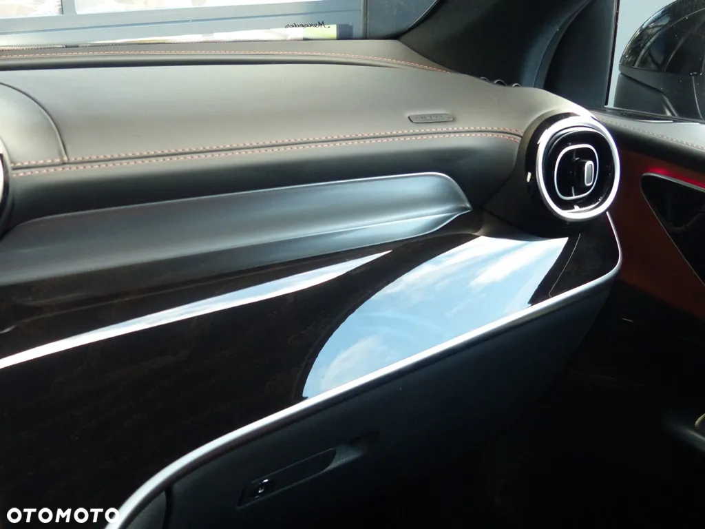 Mercedes-Benz GLC Coupe 200 mHEV 4-Matic AMG Line - 24