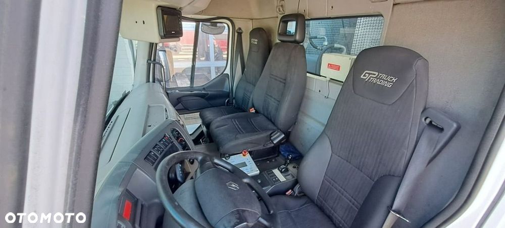 Renault Premium - 9