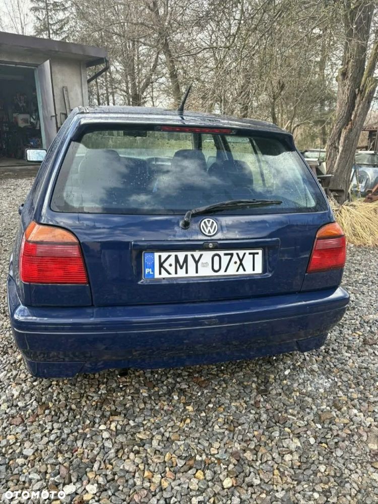 Volkswagen Golf 1.6 CL - 5
