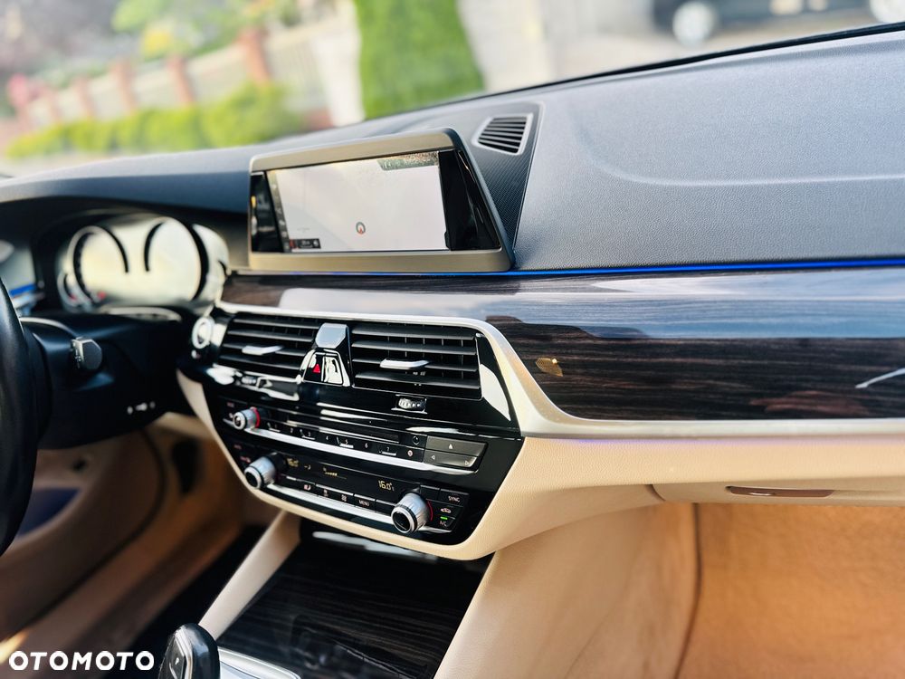 BMW Seria 5 520d Luxury Line sport - 27