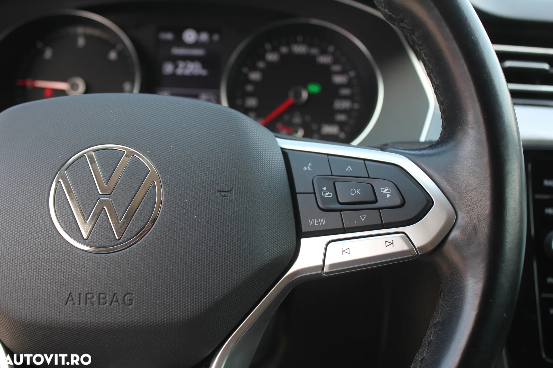 Volkswagen Passat 2.0 TDI SCR DSG Business - 6