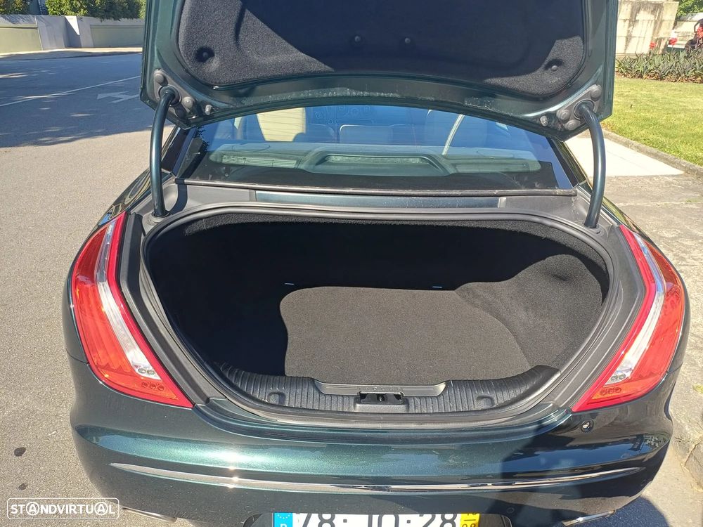 Jaguar XJ 3.0 D V6 Premium Luxury - 9