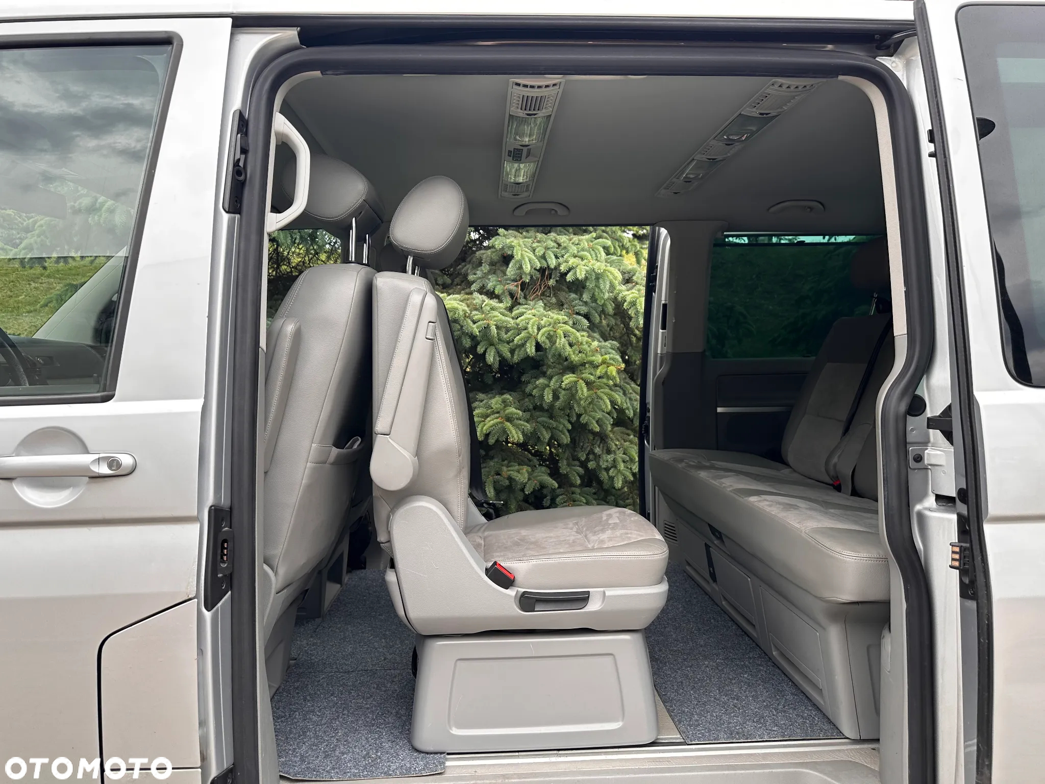 Volkswagen Multivan - 4
