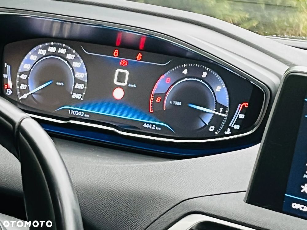 Peugeot 3008 1.5 BlueHDi Allure S&S - 4