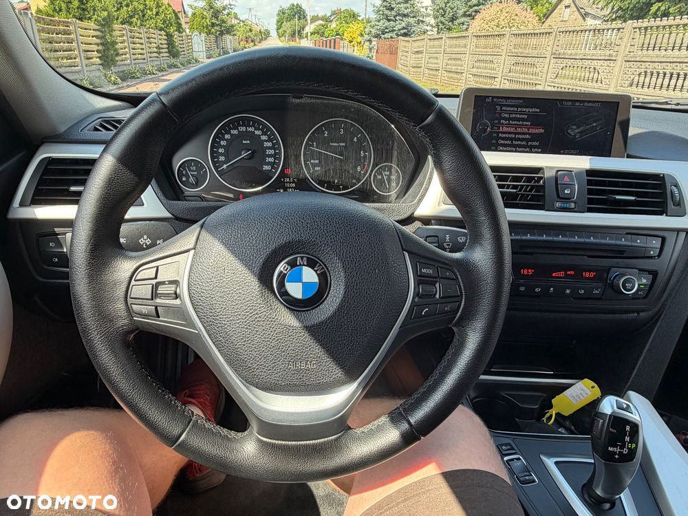 BMW Seria 3 320d Luxury Line - 40