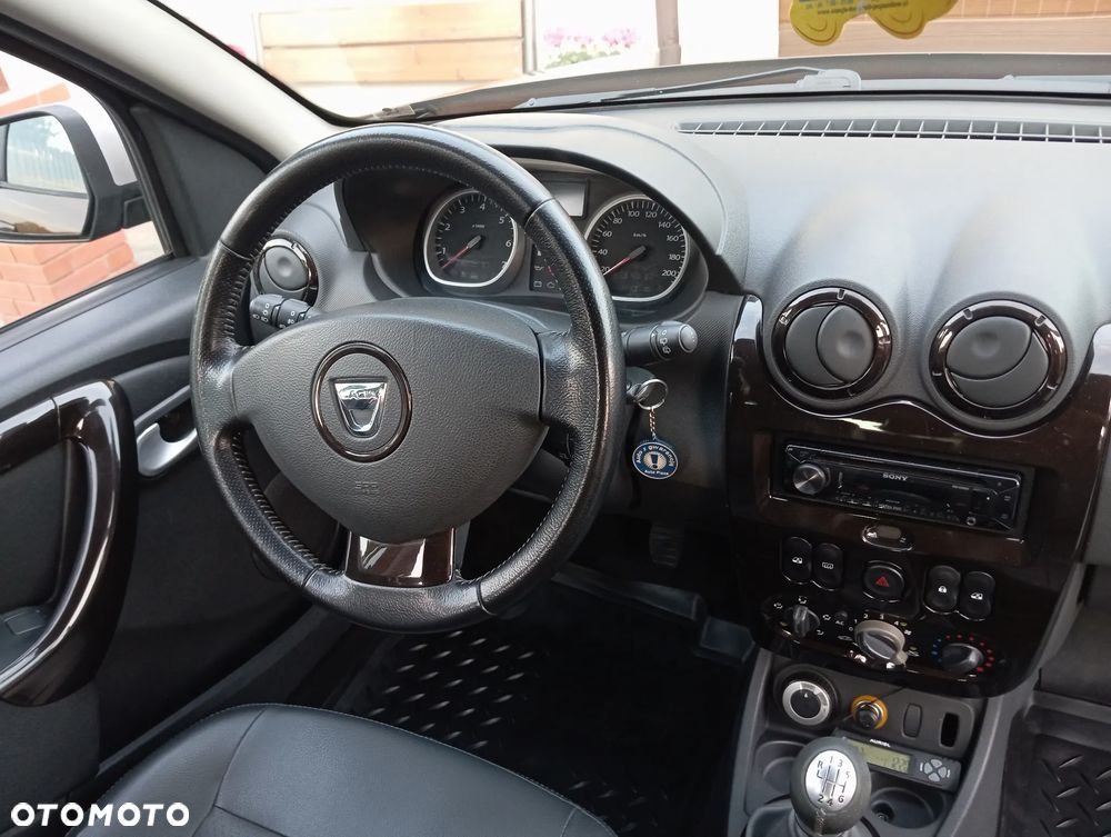 Dacia Duster 1.6 Laureate 4x4 - 33