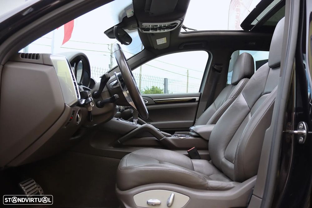 Porsche Cayenne S E-Hybrid - 14