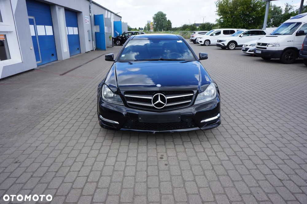 Mercedes-Benz Klasa C 220 CDI DPF BlueEFFICIENCY 7G-TRONIC Edition 1 - 3