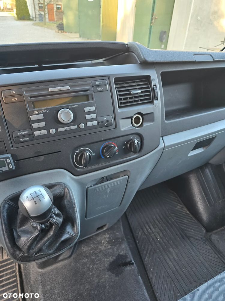 Ford Transit - 11