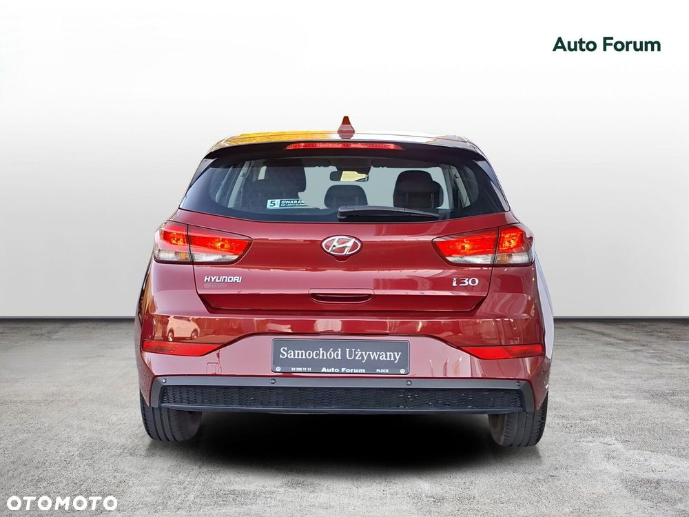 Hyundai i30 1.5 DPI Classic + - 5