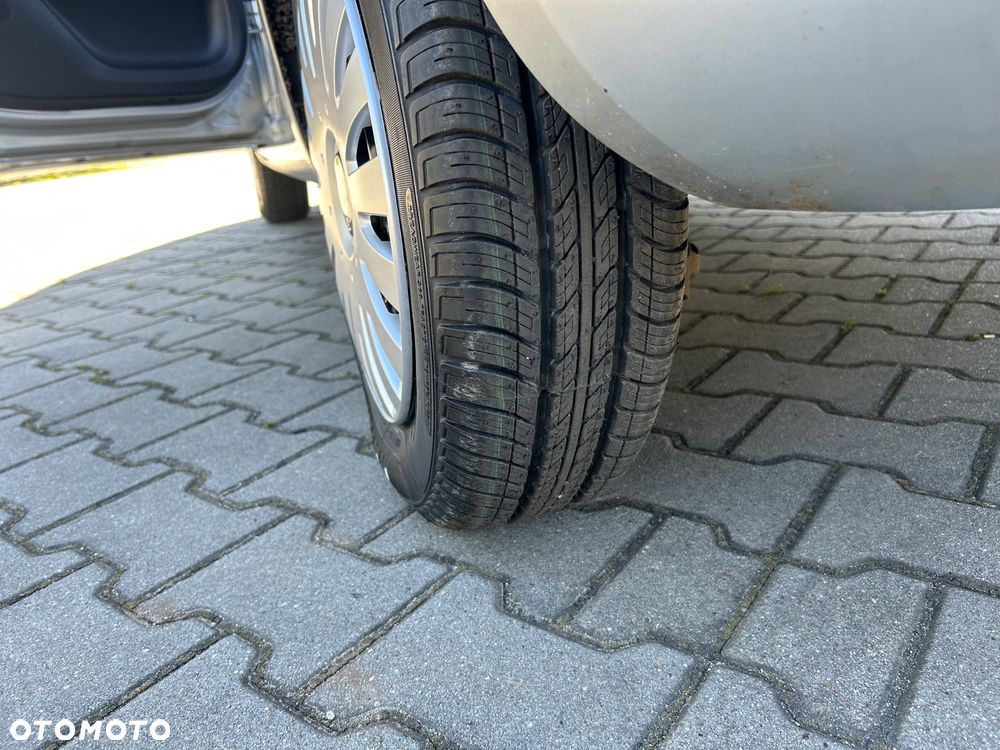 Skoda Fabia 1.2 HTP Classic - 26