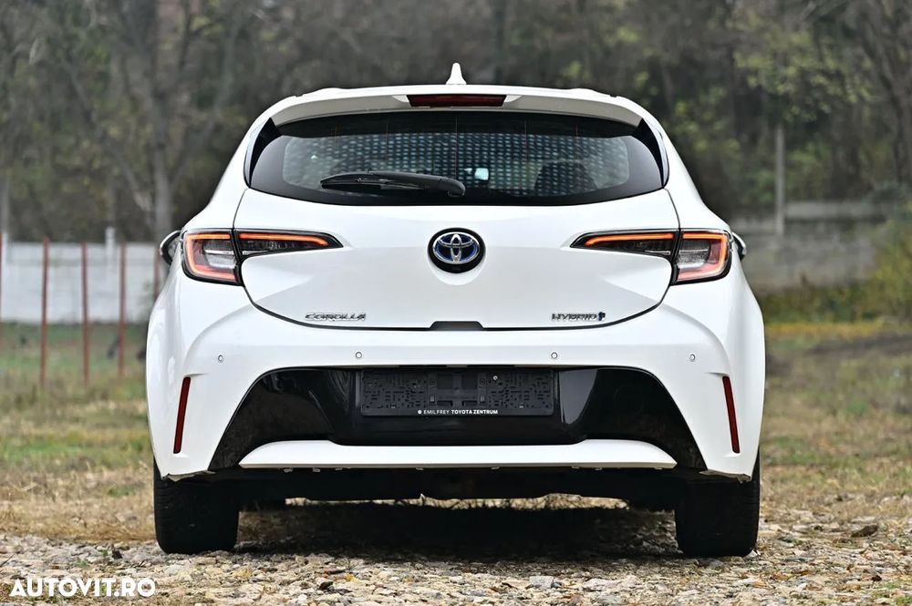 Toyota Corolla 1.8 Hybrid Business Edition - 4