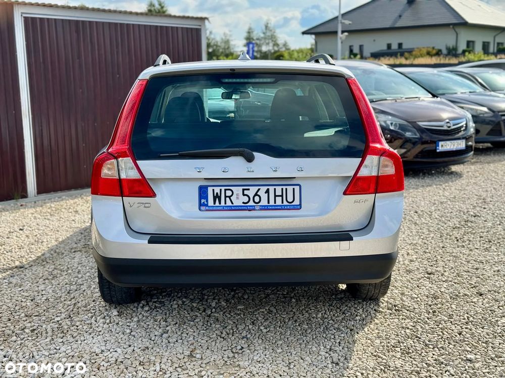 Volvo V70 2.0 Momentum - 4