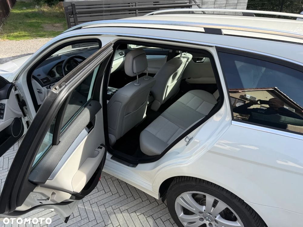 Mercedes-Benz C-Class 2008 photo 3