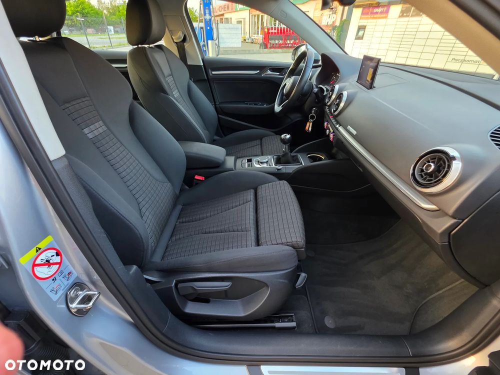 Audi A3 Limousine 1.6 TDI design - 25