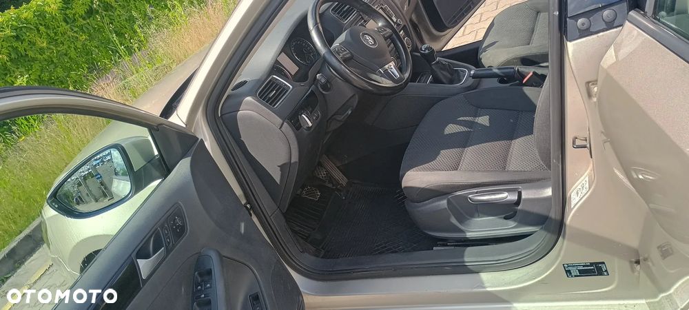 Volkswagen Jetta 1.6 TDI Comfortline - 9