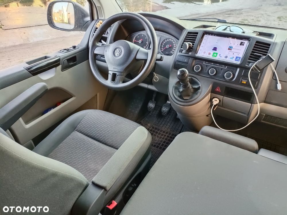 Volkswagen Caravelle - 20