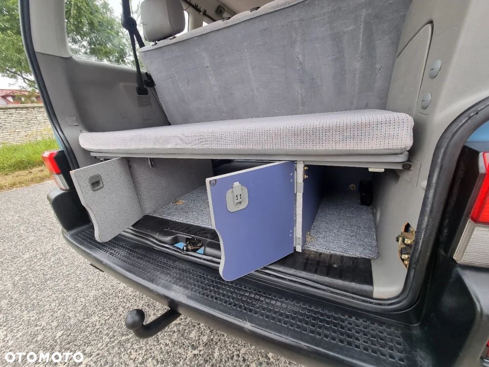 Volkswagen Multivan - 22