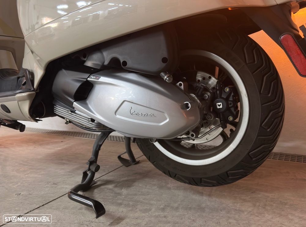 Piaggio Vespa 300 Super - 8