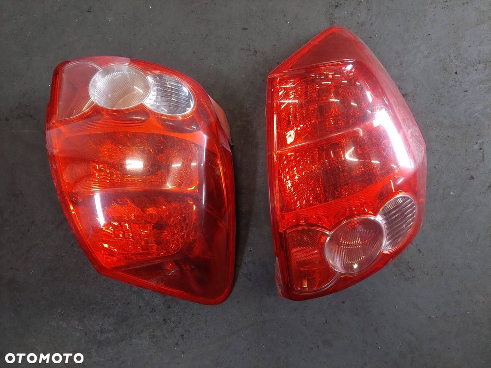 KOMPLETNY TYŁ KLAPA ZDERZAK LAMPY TOYOTA AURIS I HB 5D 8T8 ID: 236465 - 3