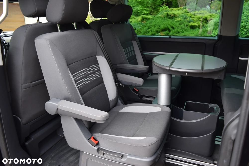 Volkswagen Multivan - 20