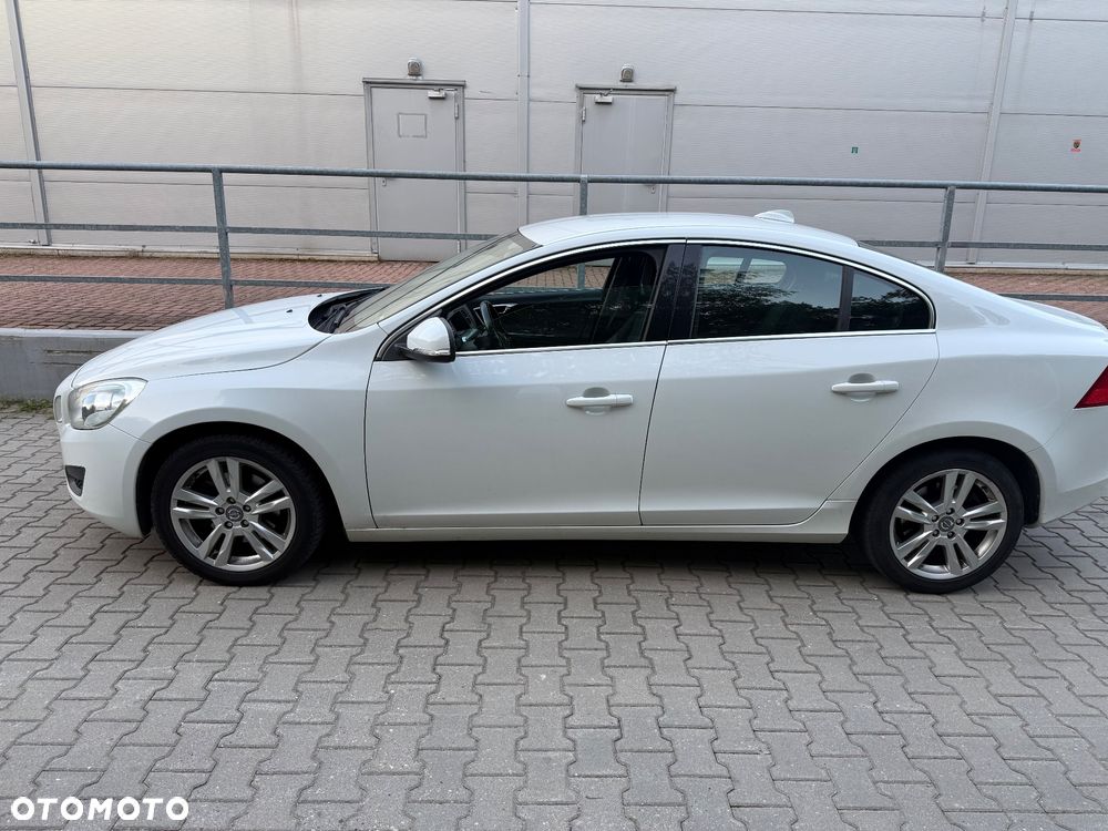 Volvo S60 D3 Summum - 3