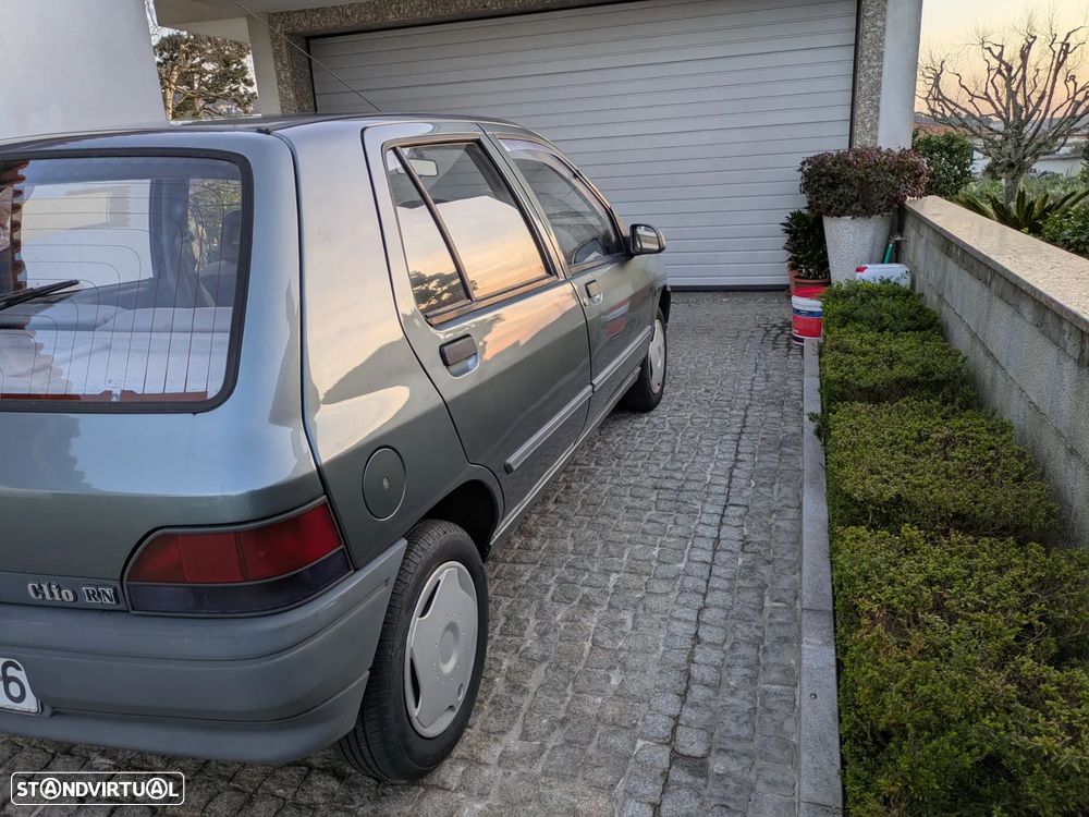Renault Clio - 7