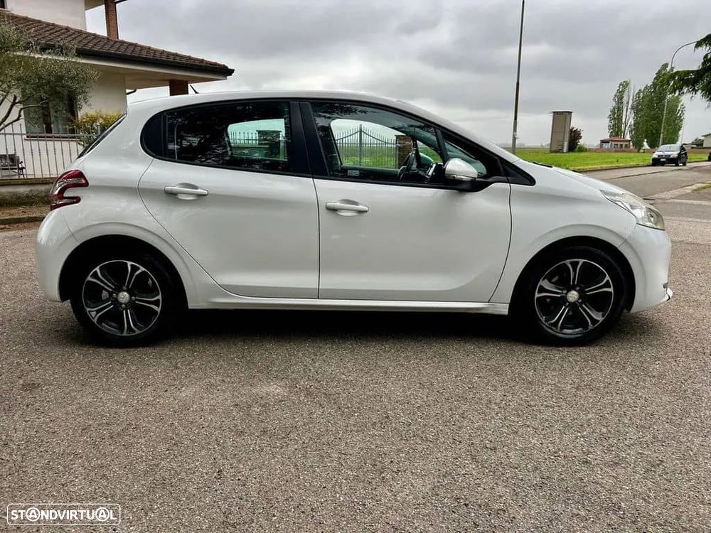 Peugeot 208 1.4 HDi Active - 1