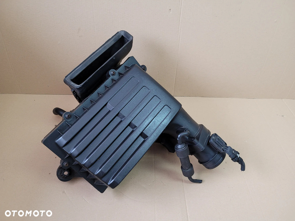 OBUDOWA FILTR POWIETRZA VW PASSAT GOLF 5Q0129607S 5Q0129601AA 1.6 TDI