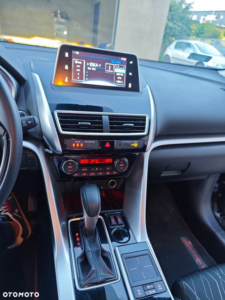 Mitsubishi Eclipse Cross - 12