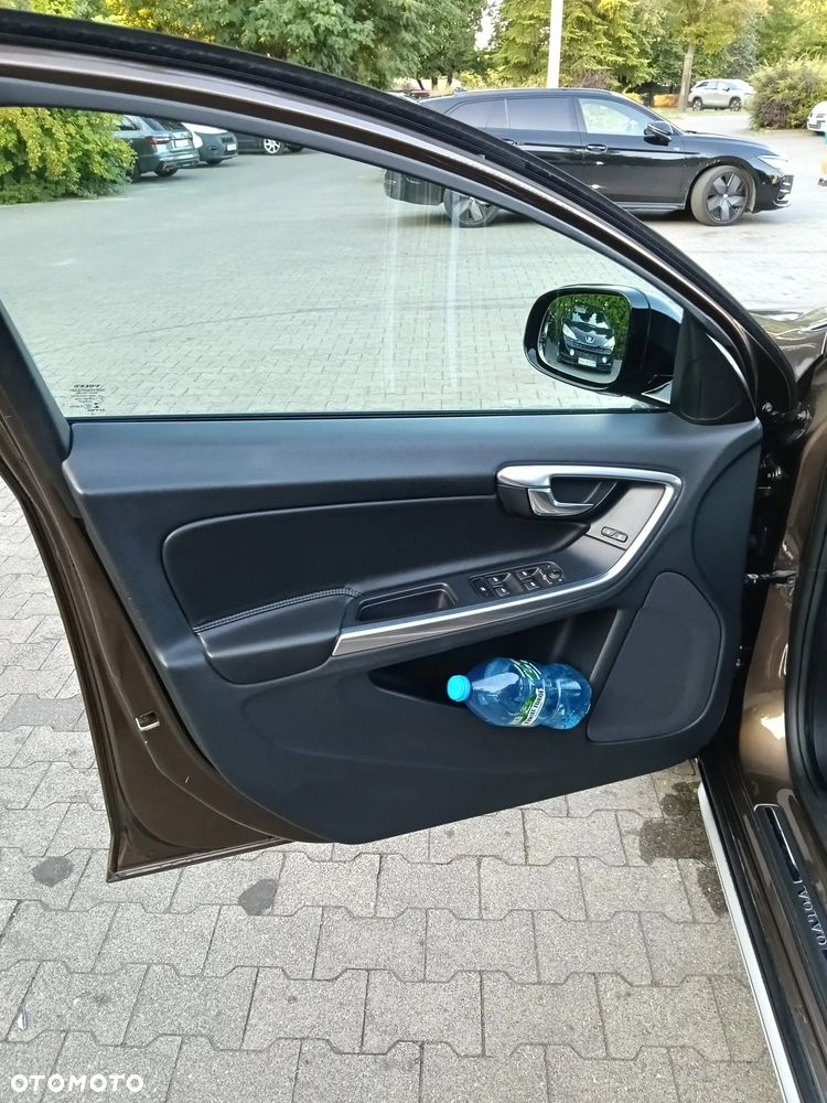 Volvo V60 Cross Country D3 Drive-E Momentum - 22